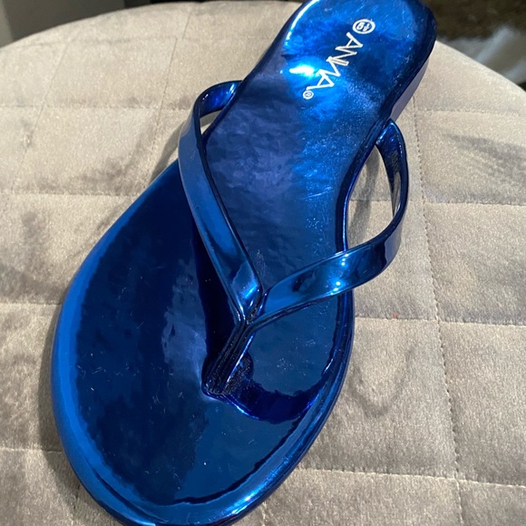 Metallic blue flip-flops - Picture 1 of 4